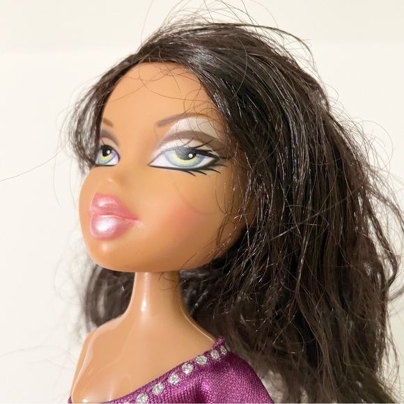 MGA Bratz Doll Yasmin - Picture 5 of 16